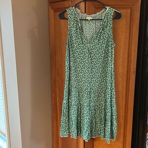 Max Studio women’s v-neck dress, sleeveless, size Medium, green, white, blue